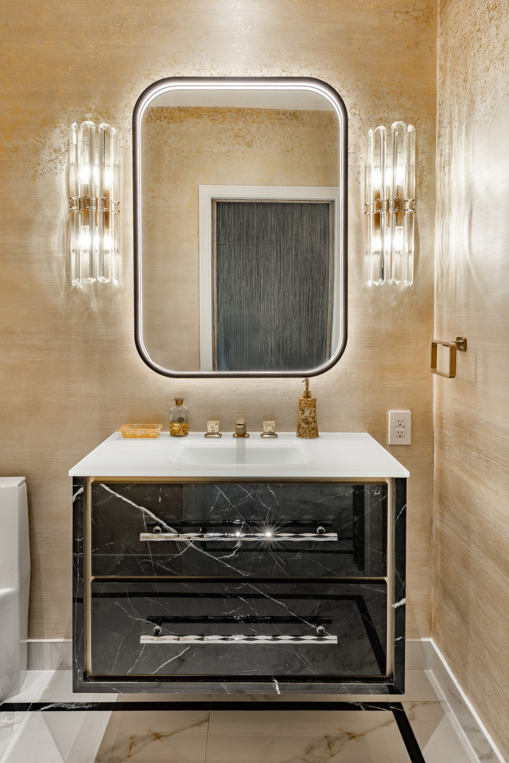 AQUA VISTA PENTHOUSE