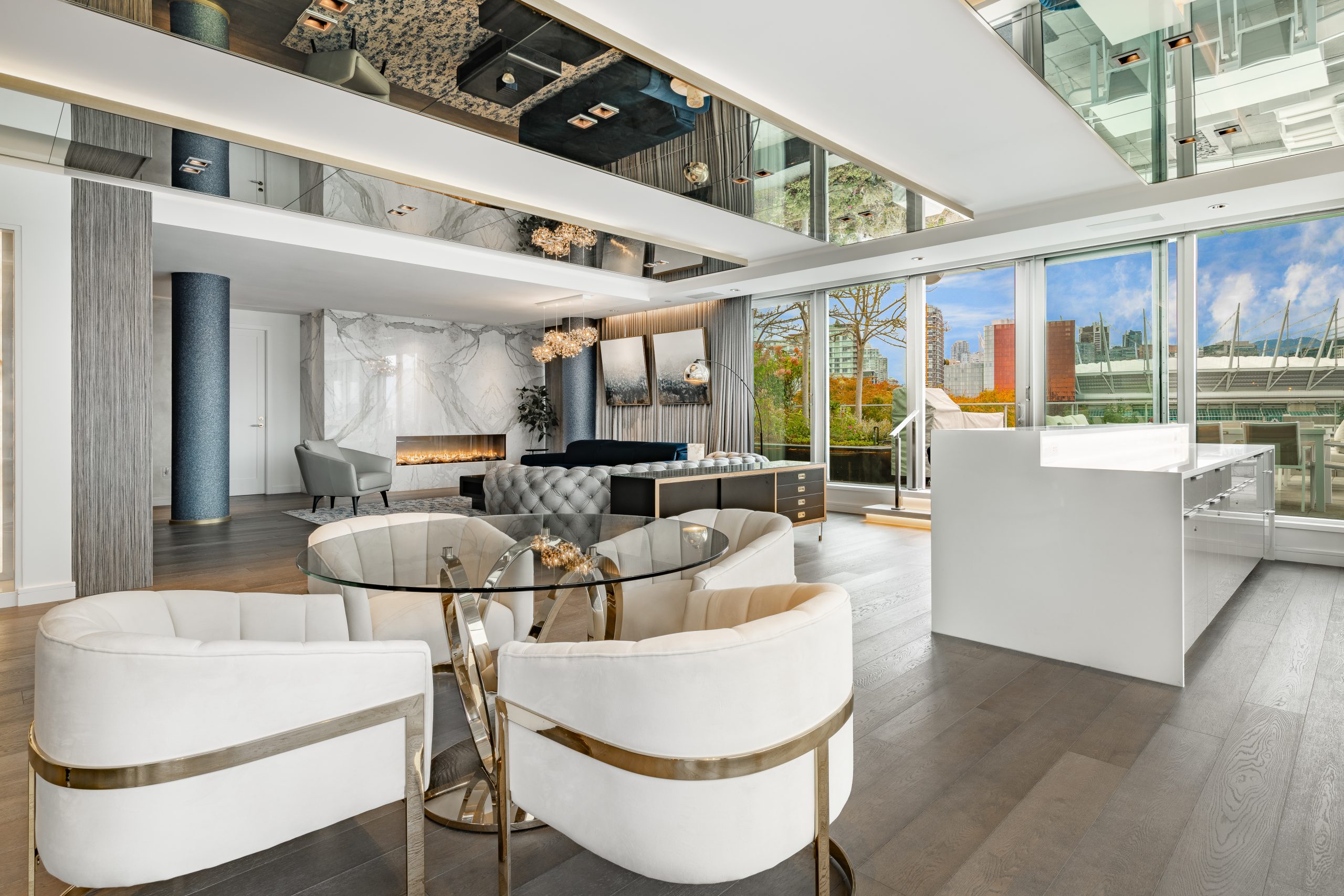 AQUA VISTA PENTHOUSE