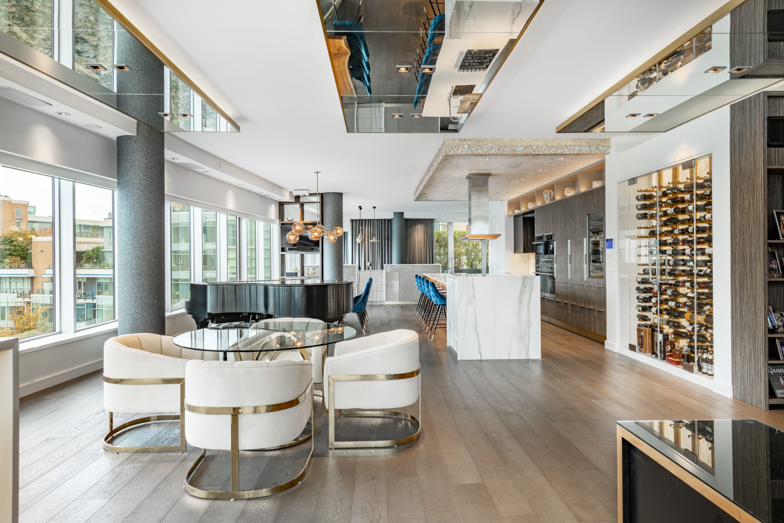 AQUA VISTA PENTHOUSE